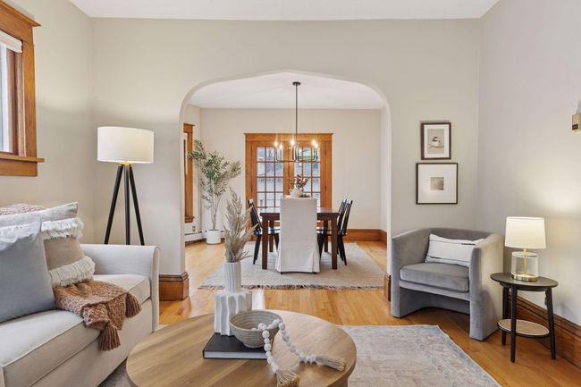 Catch up with family and friends over the events of the day in this inviting space! | Image 7