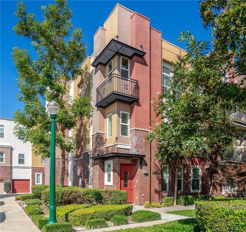 630 W 1st St, Claremont, CA, 91711 | Card Image