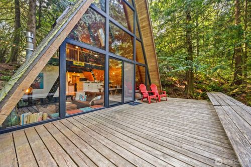 121 E Woods Pl, Belfair, WA, 98528-8350 | Card Image