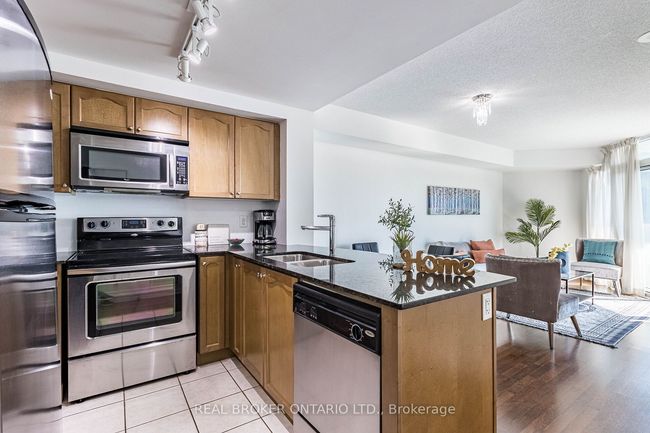 907 - 9 George St N, Condo with 2 bedrooms, 1 bathrooms and null parking in Brampton ON | Image 9