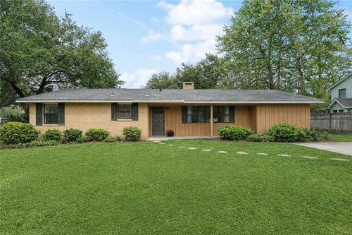 124 Country Club Dr, Covington, LA, 70433-4801 | Card Image