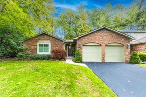 5592 N Adams Way, Bloomfield Township, MI, 48302-4002 | Card Image