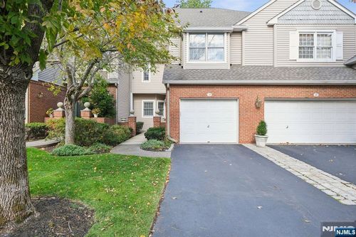 18 Harkey Ct, Roseland, NJ, 07068-3714 | Card Image