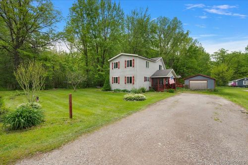 3915 Fruit St, Clay, MI, 48001-4616 | Card Image
