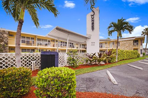 12-1110 N Riverside Dr, Pompano Beach, FL, 33062-8161 | Card Image