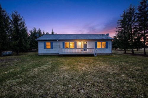 9280 Lakeshore Rd, Port Austin, MI, 48467-9234 | Card Image