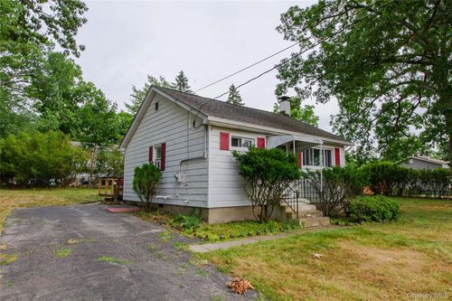 171 Rockwell Ave, Middletown, NY, 10940-4442 | Card Image