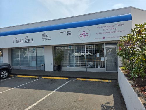 b-3388 Douglas St, Saanich, BC, V8Z3L3 | Card Image