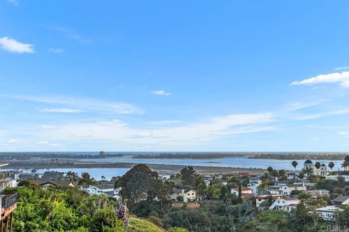 4704 Jumano Ave, San Diego, CA, 92117-6216 | Card Image