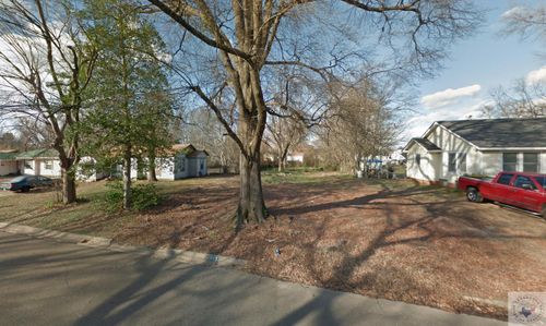 613 Arizona Ave, Wake Village, TX, 75501-6109 | Card Image