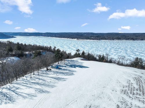 256 Salishan Drive, Hudson, WI, 54016 | Card Image