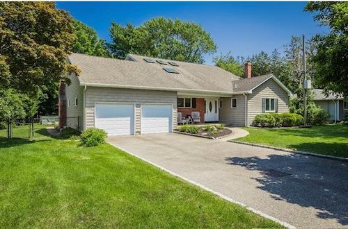 32 Merrivale Dr, Smithtown, NY, 11787-4446 | Card Image