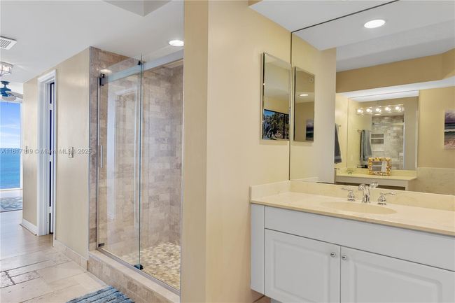 APT-7C - 3000 N Highway A1a, Condo with 3 bedrooms, 3 bathrooms and null parking in Hutchinson Island FL | Image 24