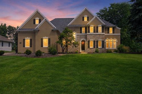 1111 Huntington Way, SUAMICO, WI, 54173 | Card Image