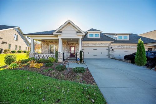 2049 Welden Ridge Rd, Kernersville, NC, 27284-4076 | Card Image