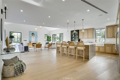 6376 Nancy St, Westchester, CA, 90045-1236 | Card Image