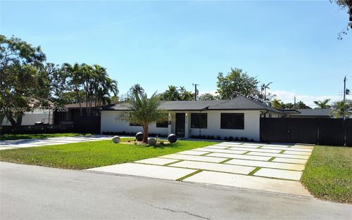 0-216 Shadow Way, Miami Springs, FL, 33166-5152 | Card Image