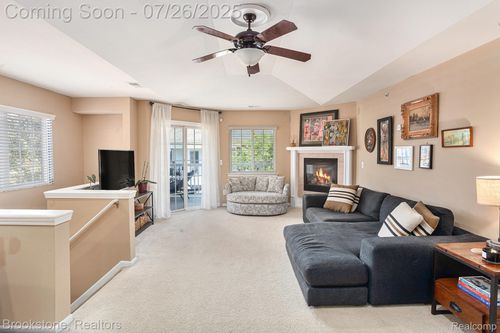 6913 Boulder Pointe Dr, Washington Twp, MI, 48094-4503 | Card Image