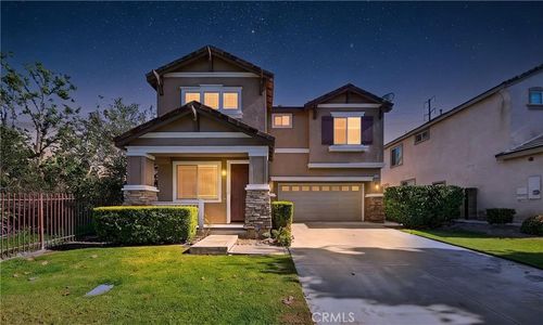 16527 Medinah St., Fontana, CA, 92336 | Card Image