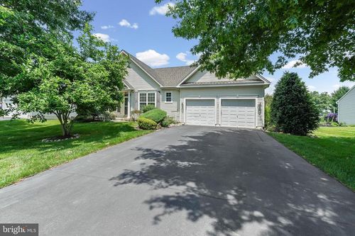 647 Martin Dr, AVONDALE, PA, 19311-1316 | Card Image
