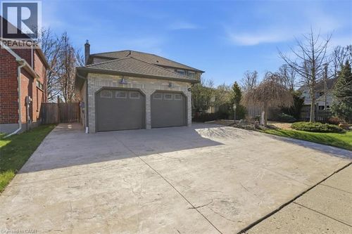 4 Brewster Pl, Cambridge, ON, N3C3V1 | Card Image