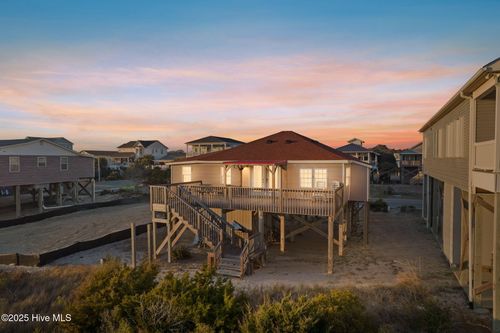 4025 E Beach Dr, Oak Island, NC, 28465-5516 | Card Image