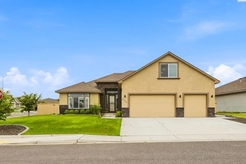 2725 Walking Stick Ave, Richland, WA, 99354-8001 | Card Image