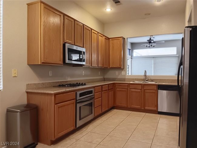 1625 Pacific Tide Pl, Townhouse with 3 bedrooms, 2 bathrooms and null parking in Las Vegas NV | Image 8