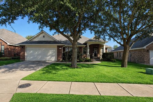 8530 Vista Grande Dr, Dallas, TX, 75249-4015 | Card Image