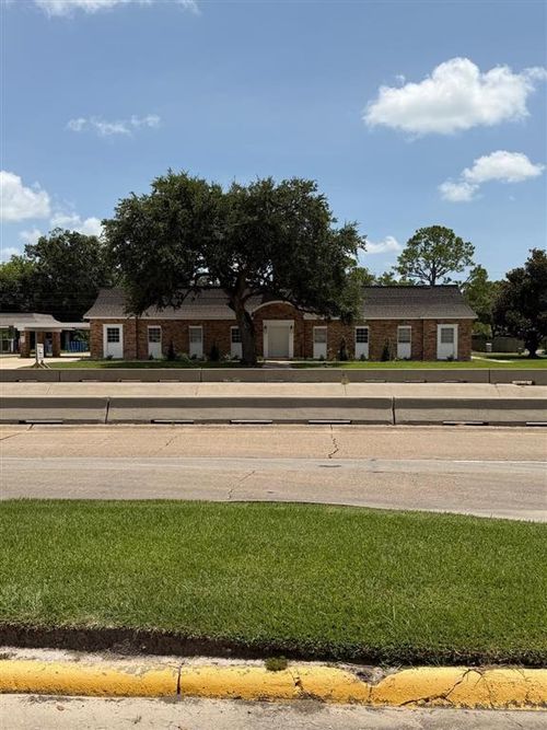 2126 Oak Park Blvd, Lake Charles, LA, 70601-7864 | Card Image