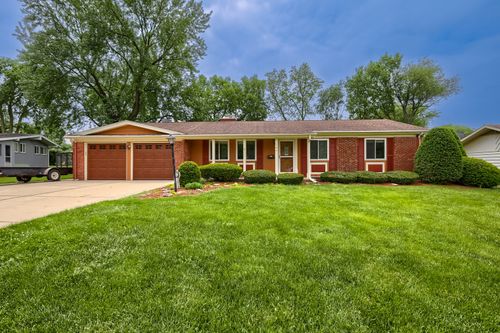 104 Sharon Ln, North Aurora, IL, 60542-1234 | Card Image