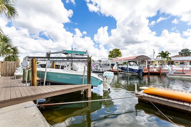BOAT LIFT | Image 69