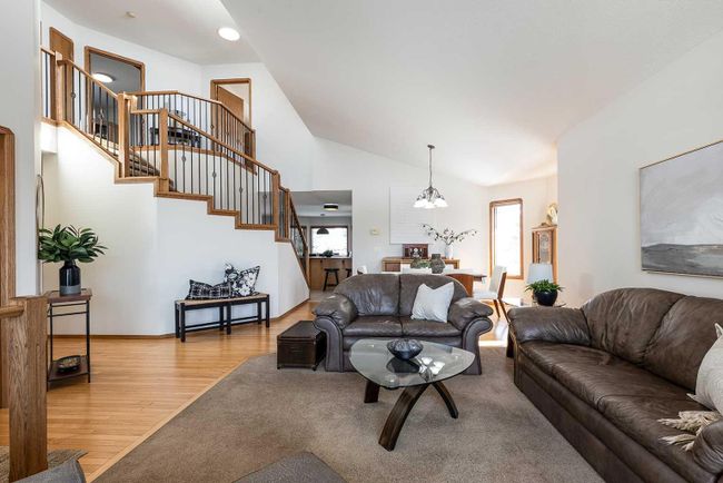 37 Stein Close Se, Home with 6 bedrooms, 3 bathrooms and 7 parking in Medicine Hat AB | Image 10