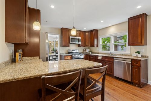 1108 N Main St, Wheaton, IL, 60187-3524 | Card Image