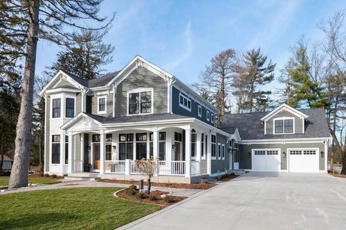 545 Wisconsin Avenue, Delafield, WI, 53018 | Card Image