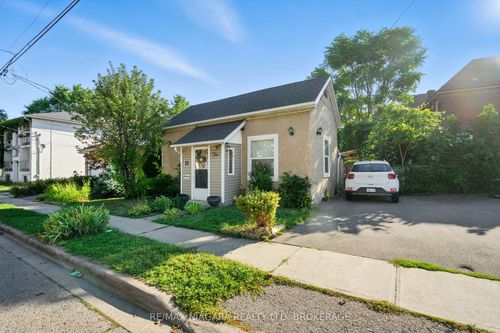 4 Woodland Ave, Saint Catharines, ON, L2R5A2 | Card Image