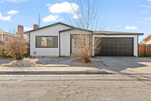 44053 Canyon Way, Lancaster, CA, 93535 | Card Image