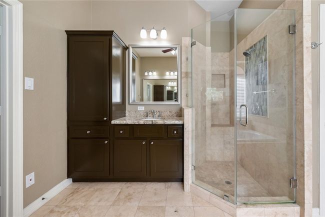 9519 Woodcliff Lake Dr, House other with 5 bedrooms, 5 bathrooms and 4 parking in Spring TX | Image 20