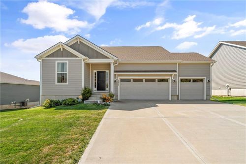 25013 W 144th Street, Olathe, KS, 66061 | Card Image