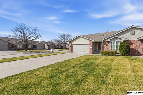 15616 Edna Cir, Omaha, NE, 68136-1047 | Card Image