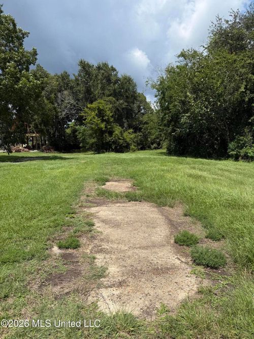 310 Division Street, Biloxi, MS, 39530 | Card Image