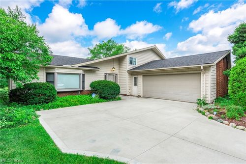 24533 Framingham Dr, Westlake, OH, 44145-4903 | Card Image