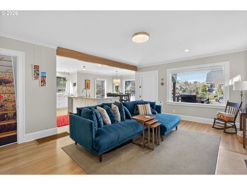 2704 Se Harrison St, Portland, OR, 97214 | Card Image