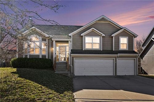 8127 Ne 98th Ter, Kansas City, MO, 64157-7840 | Card Image