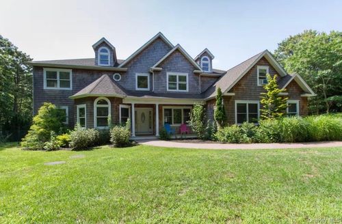 155 Chardonnay Dr, East Quogue, NY, 11942-3829 | Card Image