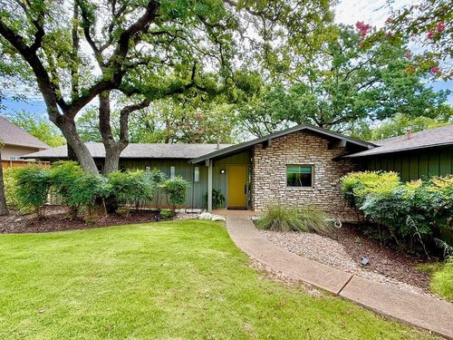 202 Tanglewood Dr, Fredericksburg, TX, 78624-2816 | Card Image