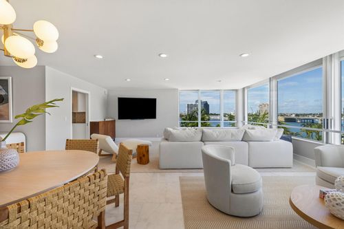 510511-44 Cocoanut Row, Palm Beach, FL, 33480-4069 | Card Image