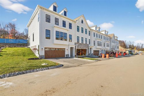 1815 Soundview Court, Yorktown, NY, 10598 | Card Image