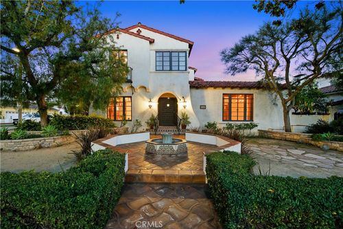 790 Santiago Ave, Long Beach, CA, 90804-4401 | Card Image