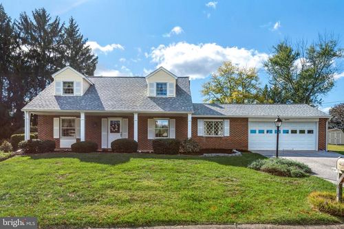 1818 Roxboro Rd, YORK, PA, 17402-4814 | Card Image